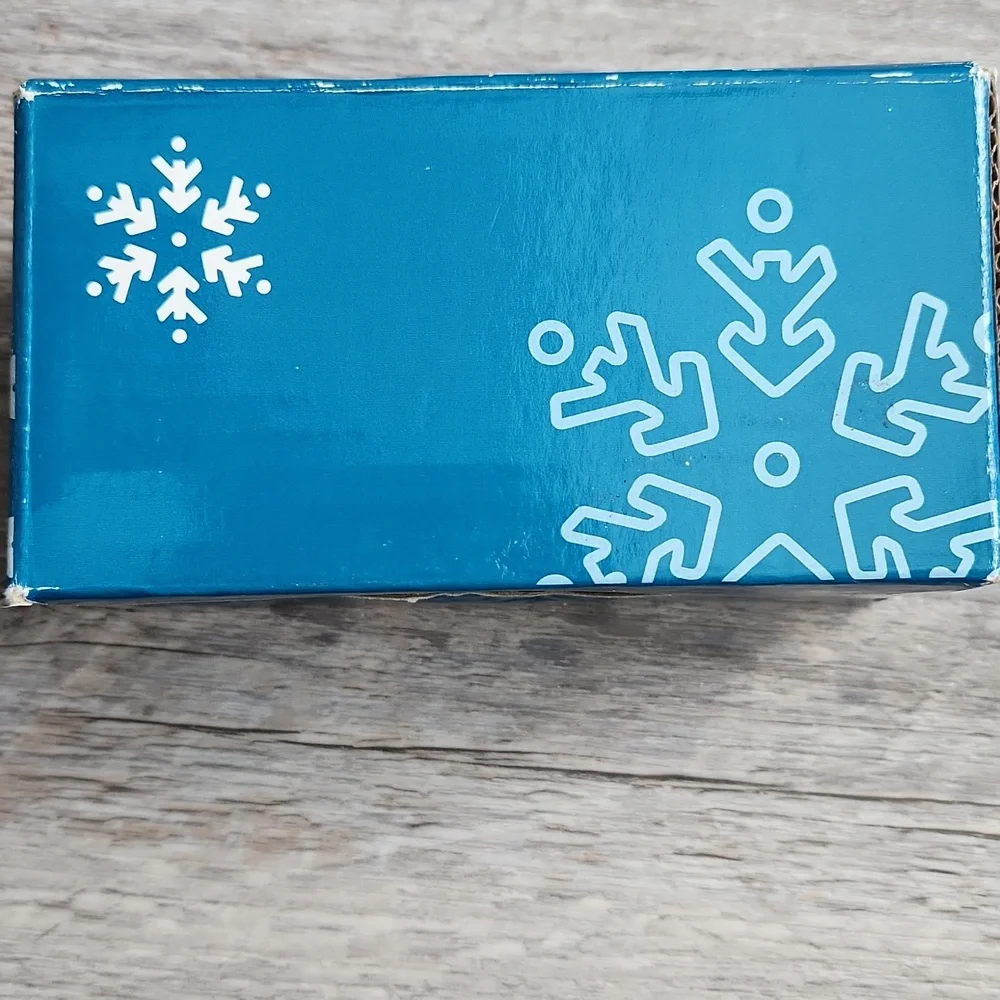Creative Memories Snow Maker paper punch.